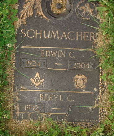 Headstone of Edwin C. Schumacher 1924 - 2004