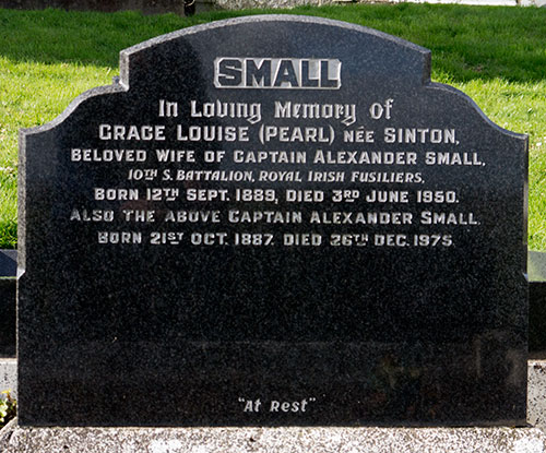 Headstone of Grace Louise Small (née Sinton) - 1889 1950