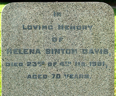 Headstone of Helena Sinton Davis<br />(née Reid) 1890 - 1961