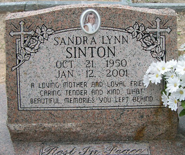 Headstone for Sandra Lynn Sinton in Hirschhauser Cemetery, Inez, Victoria County, Texas, USA