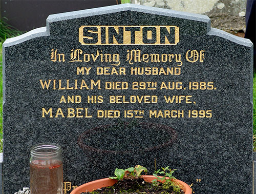 Headstone of Mabel Sinton (née Fullerton) 1918-1995