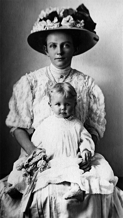 Bell Sinton Willett and Frances circa 1910