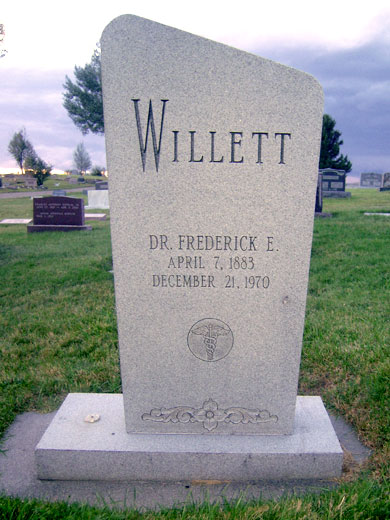 Headstone of Frederick Ewing Willett 1883-1970 Front